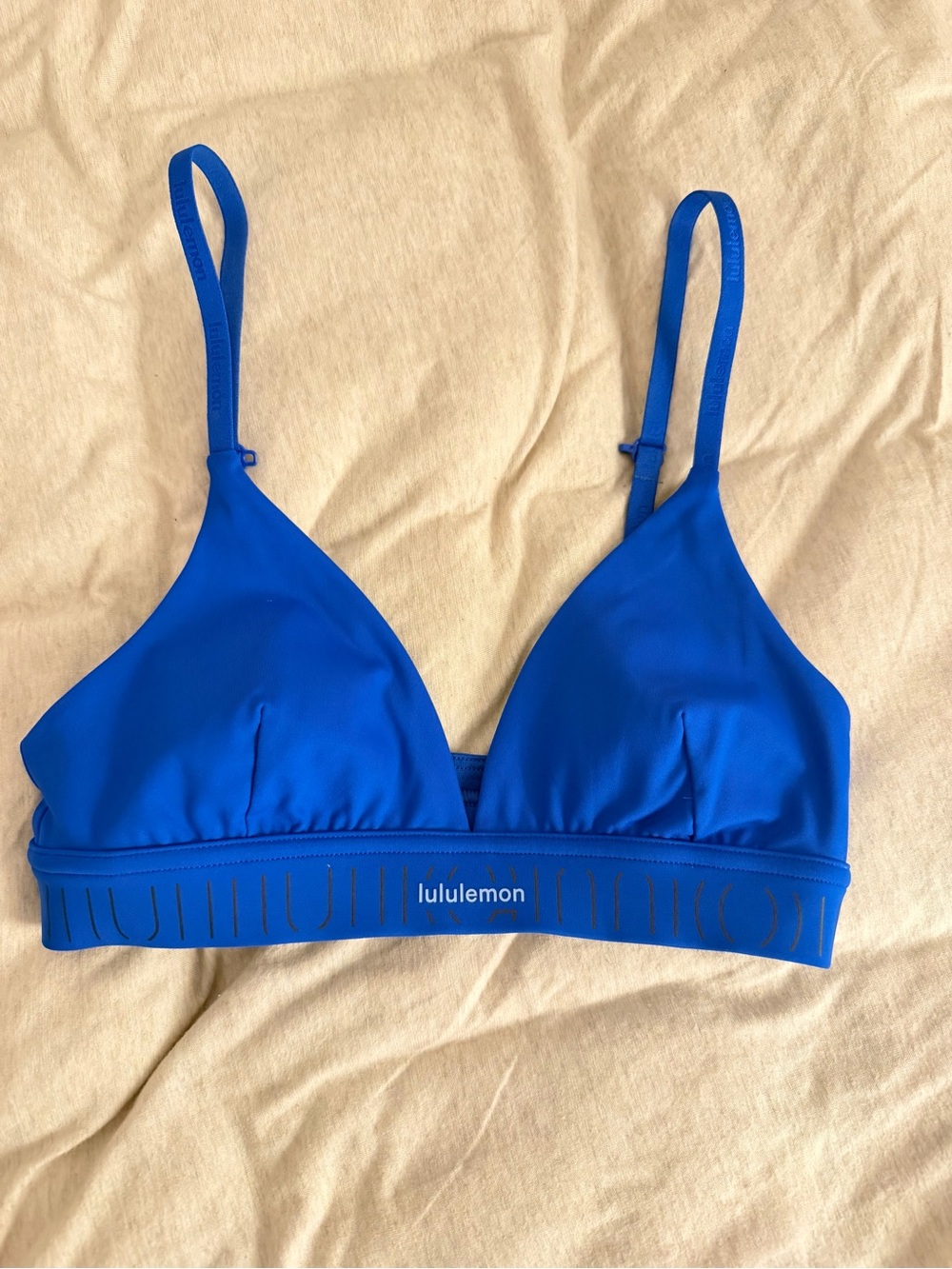 License to Train Triangle Bra Light
Support, A/B Cup *Logo